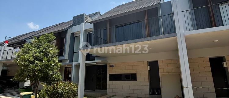 Selling Wisteria at a Loss, Fully Renovated, Excellent Main Road Location 1