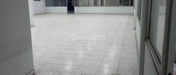 Disewakan Ex Showroom Mobil Pinggir Jalan Raya Sultan Agung Kranji Bekasi  1
