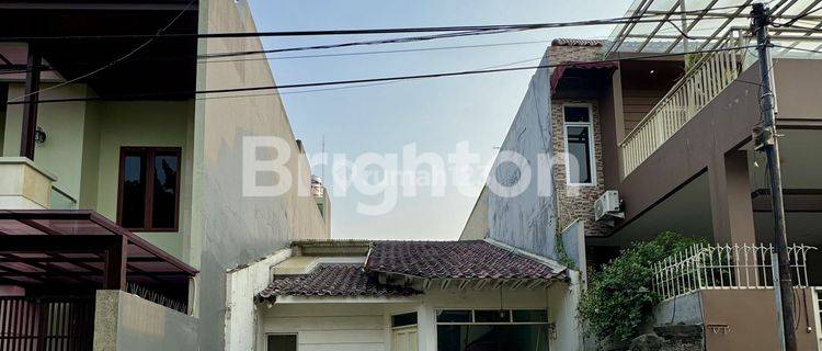 RUMAH TUA HITUNG TANAH DI PURI INDAH 1