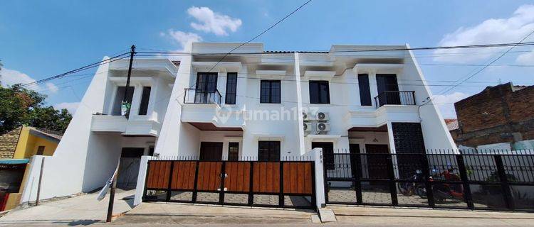 Rumah Baru Mewah design American Classic di Jatimakmur Bekasi 1