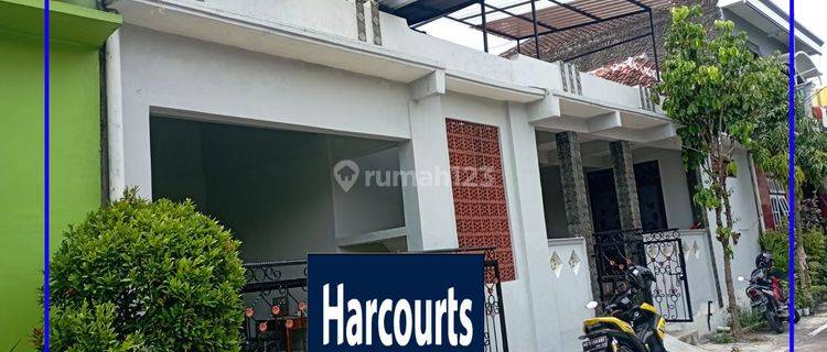 Rumah kost strategis baru renov siap huni 1