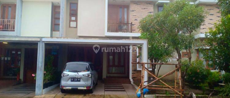 Rumah Bagus 2 Lantai
Full Furnished Di Cluster 1