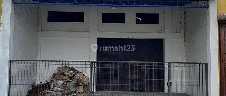 Gudang + Ruang Usaha 2 Lantai 1