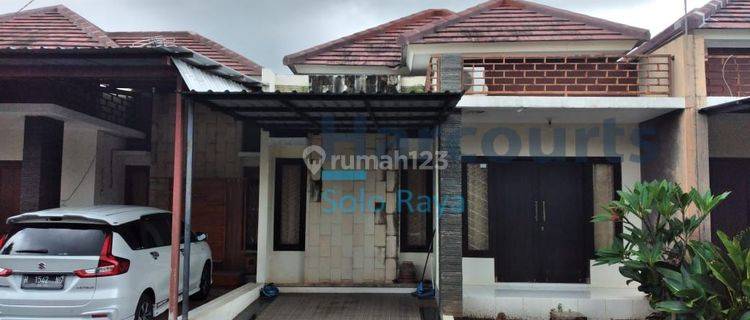 Rumah bagus siap huni di cluster elit 1