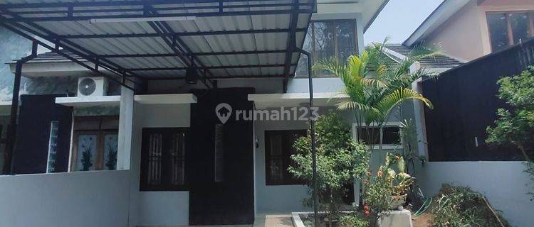 Rumah bagus di cluster dekat Solo Baru 1