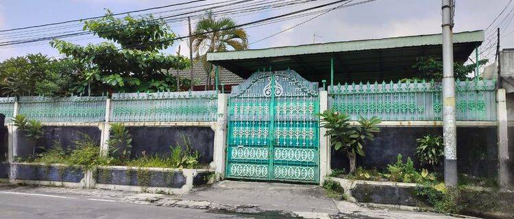 Rumah & kantor dekat Taman Sriwedari, Solo 1