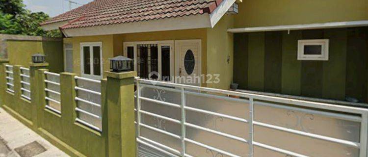 Rumah Bagus 2 Lantai Tengah Kota Full Furnished  1