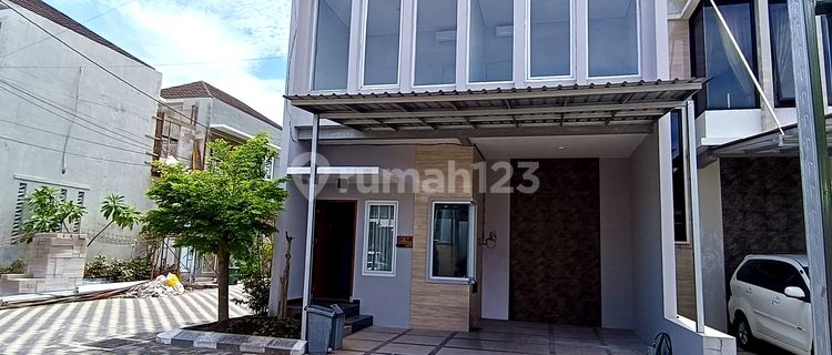 Rumah Bagus 2 Lantai Siap Huni di Cluster di Gentan, Solo 1