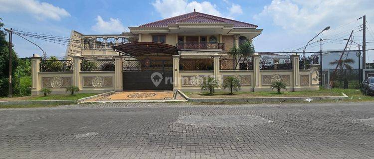 Rumah Mewah Full Furnished Ala Istana Sultan Crazy Rich Solo Baru Lokasi Di Sektor 1 Solo Baru 1