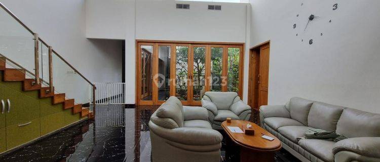 Dijual Townhouse Mewah  Full Furnished dekat Tol Cimanggis, SHM 1