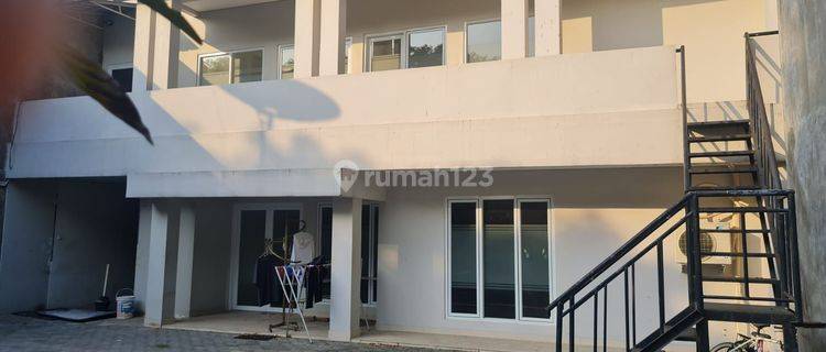 Rumah kantor bagus 2lt murah dekat dengan Mangga2 kota  1