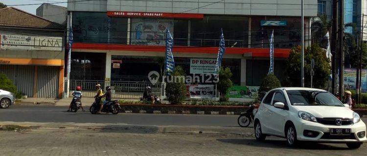 Gedung Bagus murah siap pakai ex dealer yamaha di kota Cilegon 1