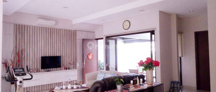 Rumah mewah 3 Lantai harga murah BU semi furnish di heliconia Bsd 1