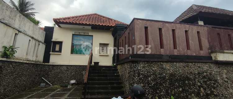 Old House in The Heart of Senggigi, Lombok, NTB 1