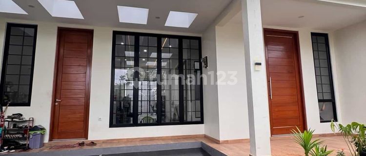 Dijual Rumah Full Renovasi di Villa Melati Mas 1