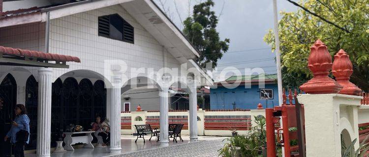 Rumah Mewah Posisi Hook dan Luas Full Furnish di Area Sudirman 1