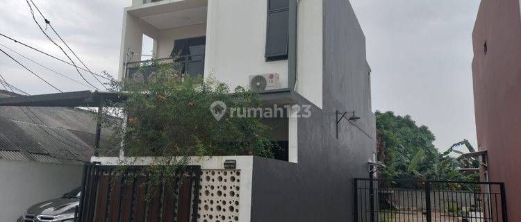 Rumah Dijual Semi Furnished Di Griya Khansa Cikeas Dua Lantai Shm Siap Huni 1