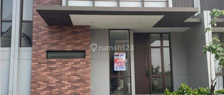 Disewakan Rumah Baru 2 Lt. Cluster Dakota Suvarna Sutera 1