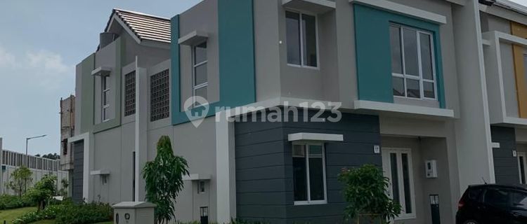Corner House Near Culinary & Education Area in Gading Serpong 1