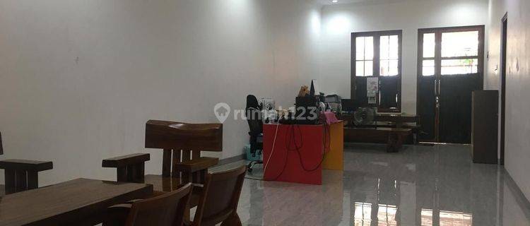 Rumah 2 Lantai Siap Pakai Jl Kanthil Surakarta  1