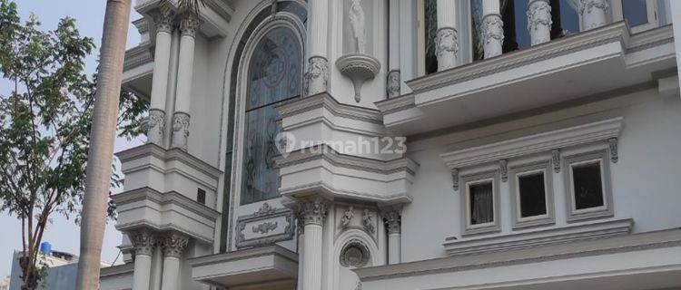 Dijual Rumah Mewah Di Artha Gading Villa Ada Taman Private 1