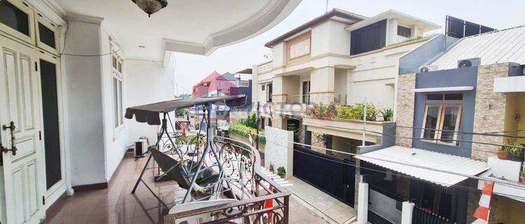 For Sale:
Rumah Bagus Design Klasik Modern Dekat Rs Persahabatan, Rawamangun, Jakarta Timur 1