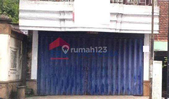 Dijual Rumah Dipinggir Jalan Raya, Pusat Kota Kediri, Lokasi Strategis, Akses Transportasi Sangat Mudah 1