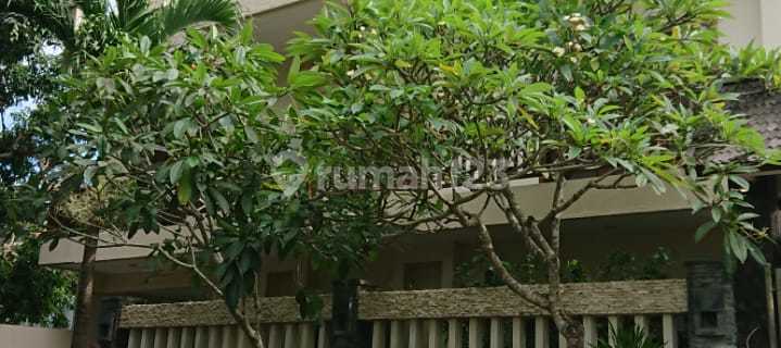 Fully Furnished House in the Hotel and Villa Area at Taman Mumbul Nusa Dua 1
