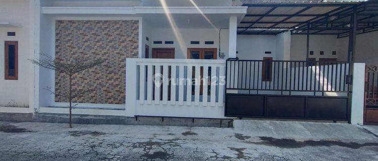 Rumah Dekat Kampus UMS Baru Gress Disewakan 1