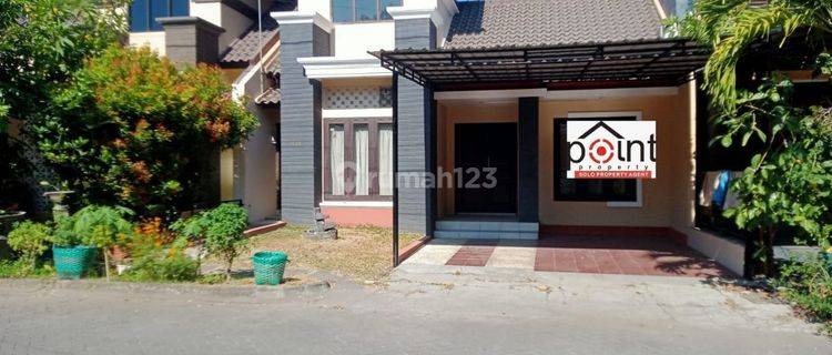 Rumah Perumahan Cluster OneGate di Gentan Sukoharjo 1