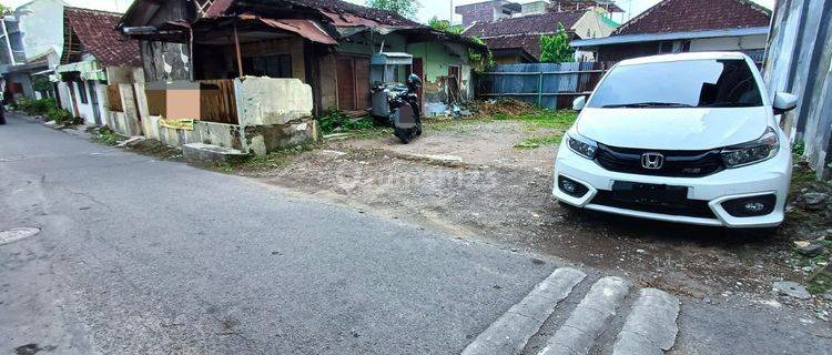 Tanah dekat ke RS Moewardi Jebrea kota Solo 1