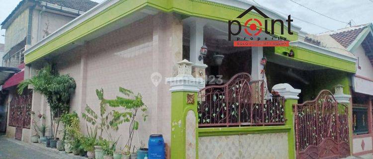 Rumah Dekat RS Moewardi dan Kampus UNS Jebres Solo 1