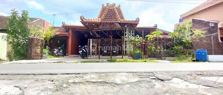 Tanah Bonus Bangunan Joglo Tengah Kota Solo 1