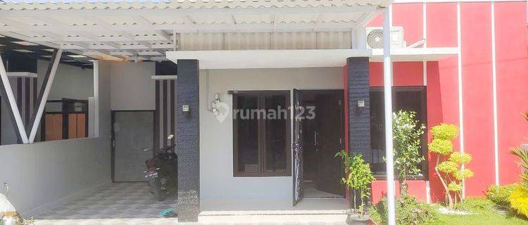 Rumah Cantik Semi Furnish dekat Kampus UMS  1