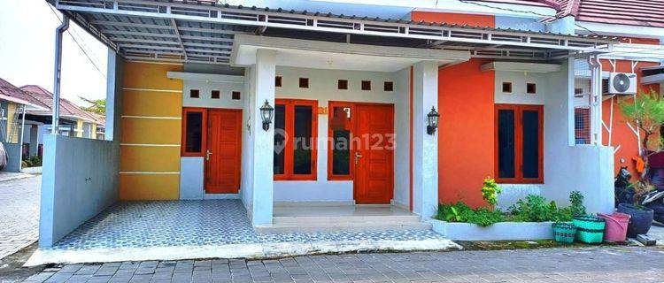 Rumah Bagus dekat Luwes Gentan Cluster Siap Huni 1