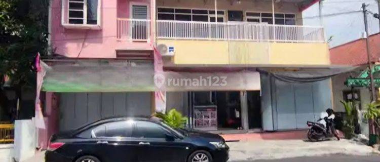 Rumah Strategis Tengah Kota Solo 2.5 Lantai Bisa Untuk Usaha 1