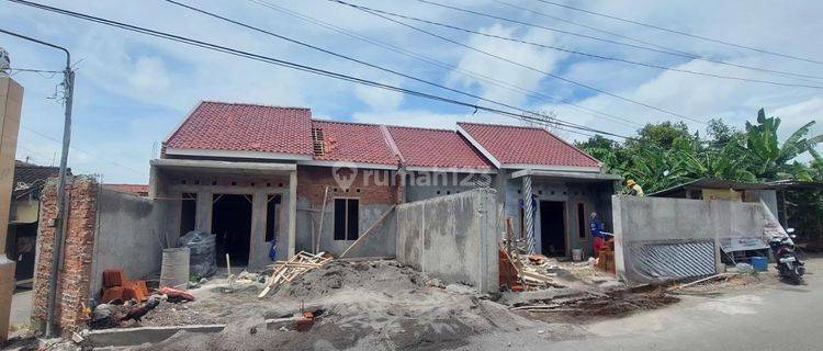 Rumah Baru Dekat Kampus Unisri Progress Bangun 2 Unit 1