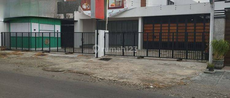 Ruang usaha Dan Rumah Hunian Strategis Pinggir Jalan Utama 1