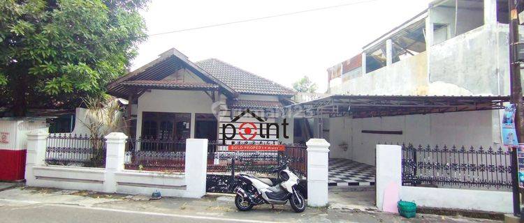 Rumah Second Bagus Nyaman Terawat Solo Kota 1