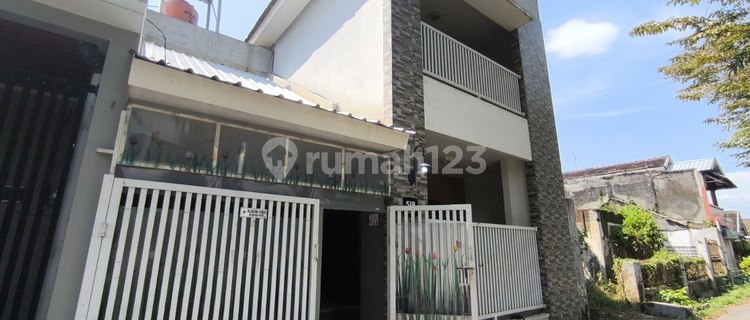 Rumah Disewakan Dekat Ke Uns Dan Moewardi 2 Lt Siap Huni 1