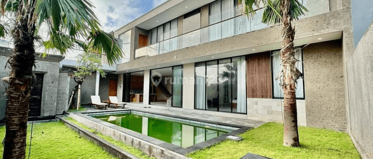 For Sale 3 Bedrooms Brand New Villa Modern Tropical Located In Nusa Dua Bali. 1