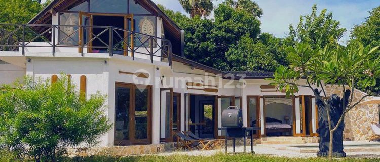 Amazing Beachfront Villa 3 Bedrooms Furnished With Ocean View In Rote Ndao Ntt 1