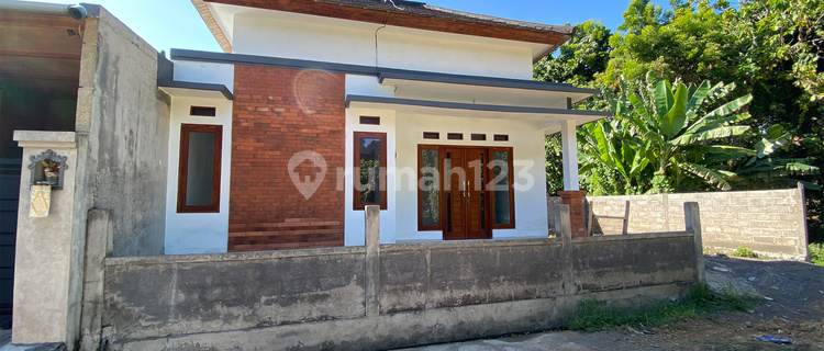 Rumah Baru Hanya 5 menit ke Lovina 1