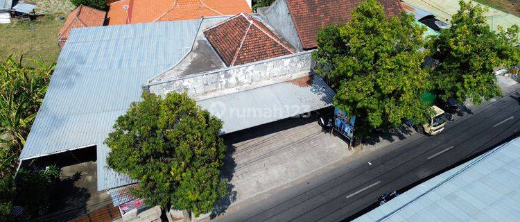 Dijual Tanah Berisi Bangunan Pinggir Jalan Banyuning 1