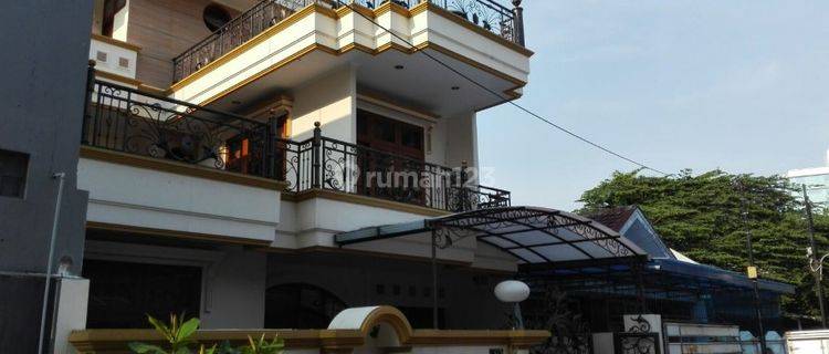 Rumah Bagus Area Tengah Kota Jl. Anggrek, Pekunden, Semarang 1