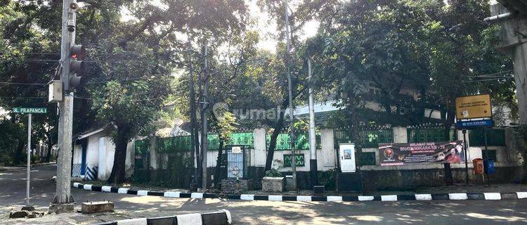 Rumah Di Daerah Prapanca Sangat Strategis Buat Lokasi Usaha 1