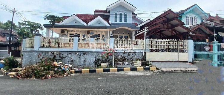 RUMAH BERSIH TERAWAT SIAP HUNI COCOK UNTUK KANTOR DI PERUMAHAN ELIT BALIKPAPAN BARU 1