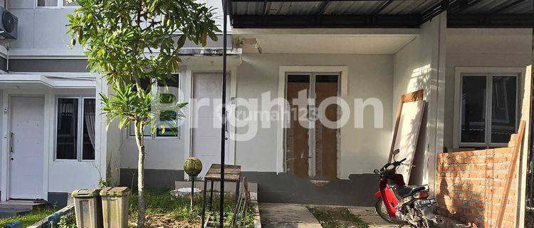 RUMAH 2 LANTAI SIAP HUNI  DALAM CLUSTER PERUMAHAN ELIT GRAND CITY 1