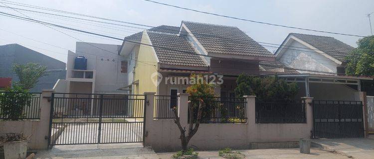 Rumah Kontrakan di Hook semi 2 Lantai di Perumnas Bumi Telukjambe, Karawang Barat, Sudah Renovasi, Siap Huni 1