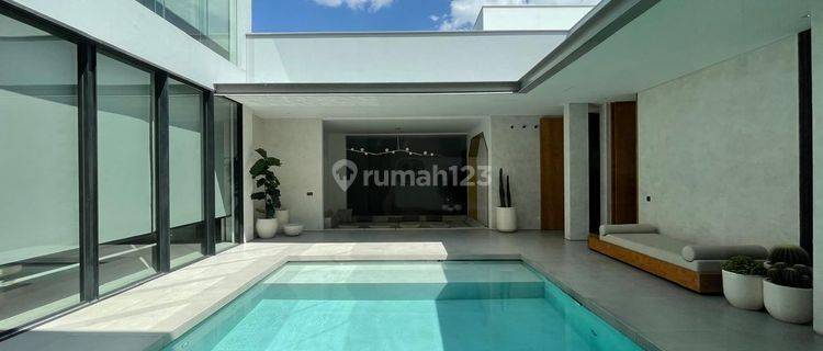 Wow Mantap Villa Cihanjuang Lembang Cimahi Kolam Renang Swimming Pool Lux Mewah Modern Bandung 1